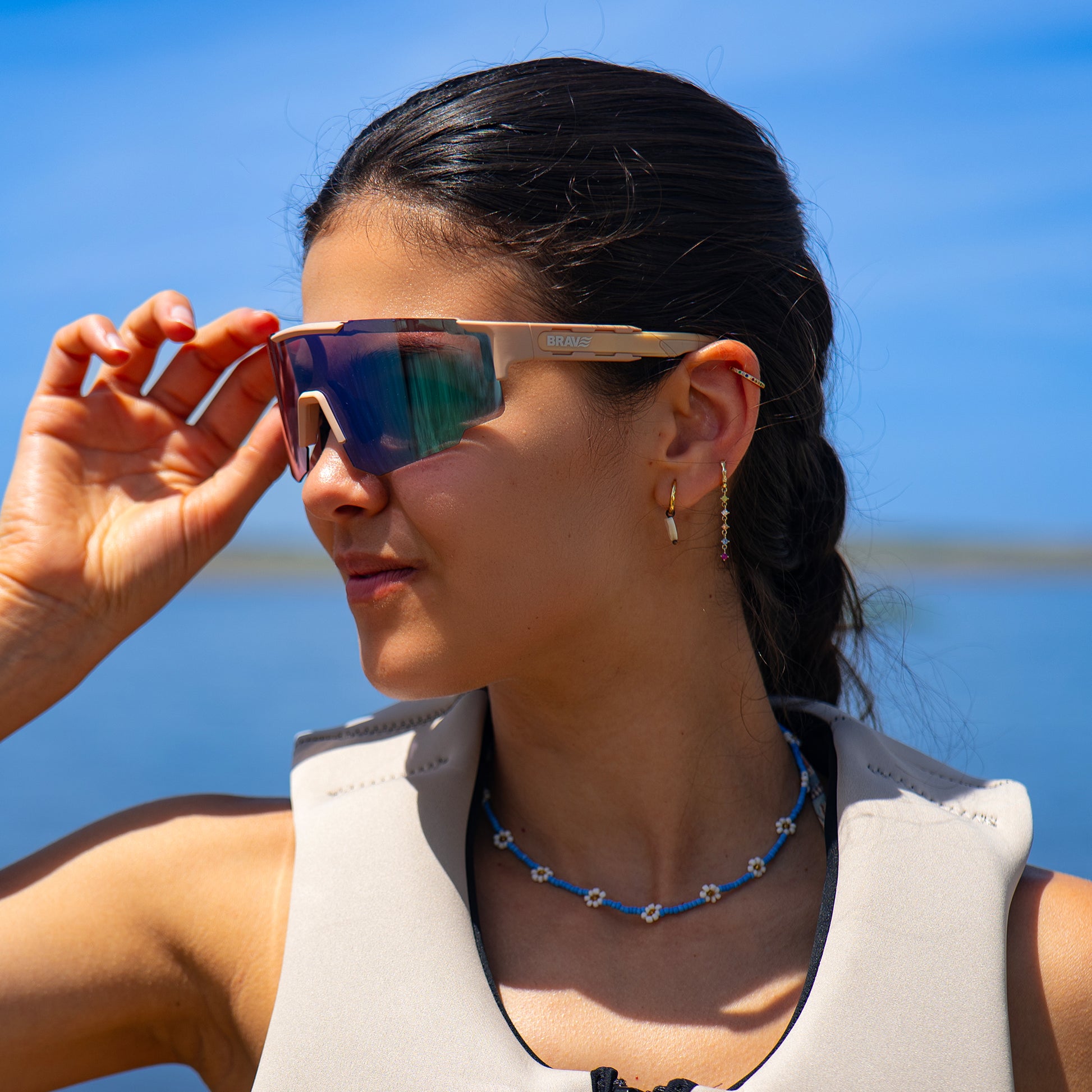 Cómo te quedarían nuestras gafas deportivas Brave Active HEAT SAND